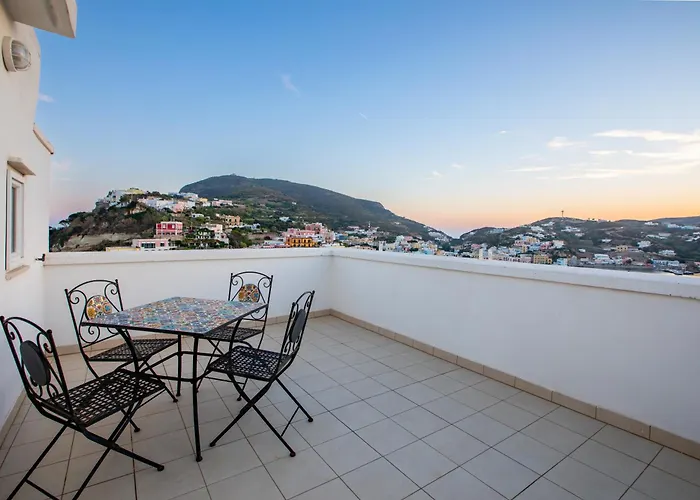 Hotel Torre Dei Borboni