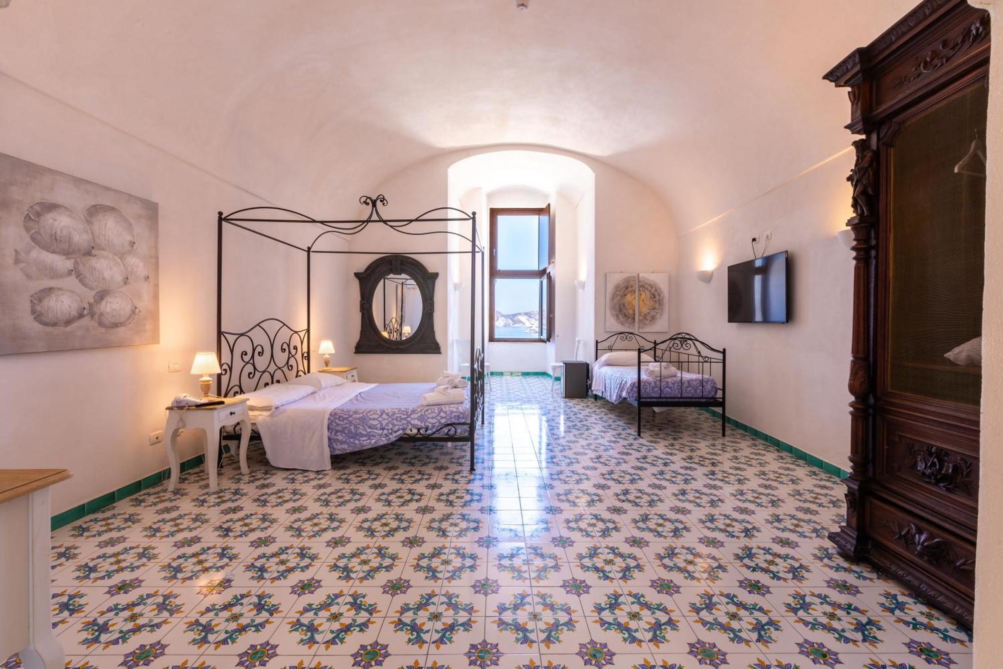 Torre Dei Borboni Hotel