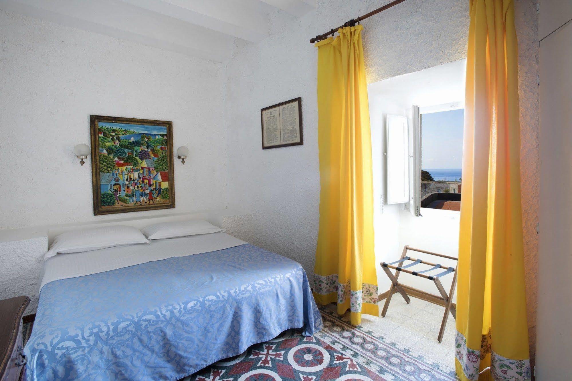 Hotel Torre Dei Borboni