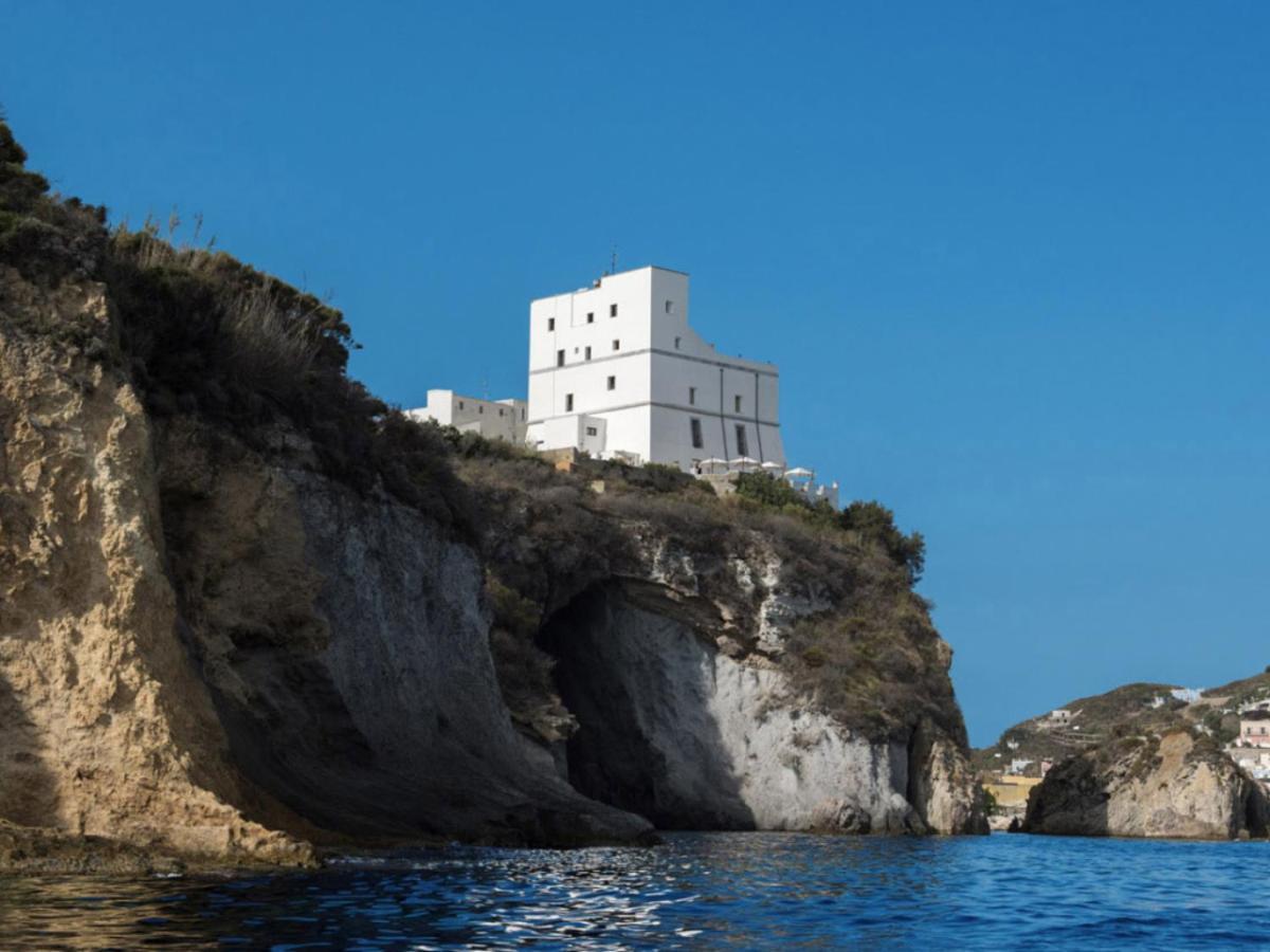 Torre Dei Borboni Ponza